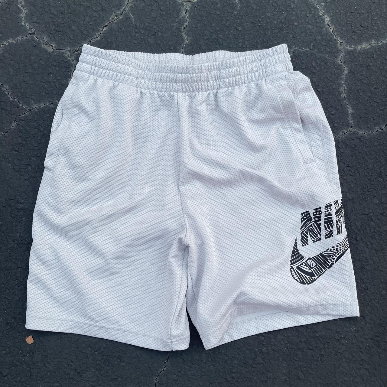 nike sb shorts white