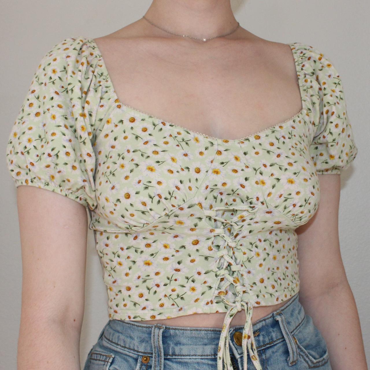 Forever 21 daisy store top