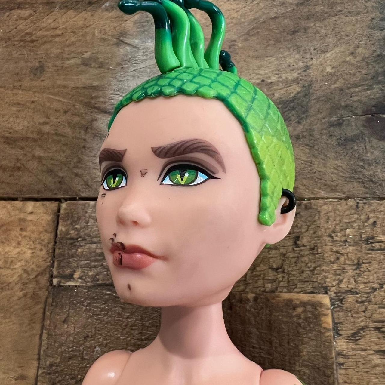 viperine gorgon monster high doll she is missing her - Depop