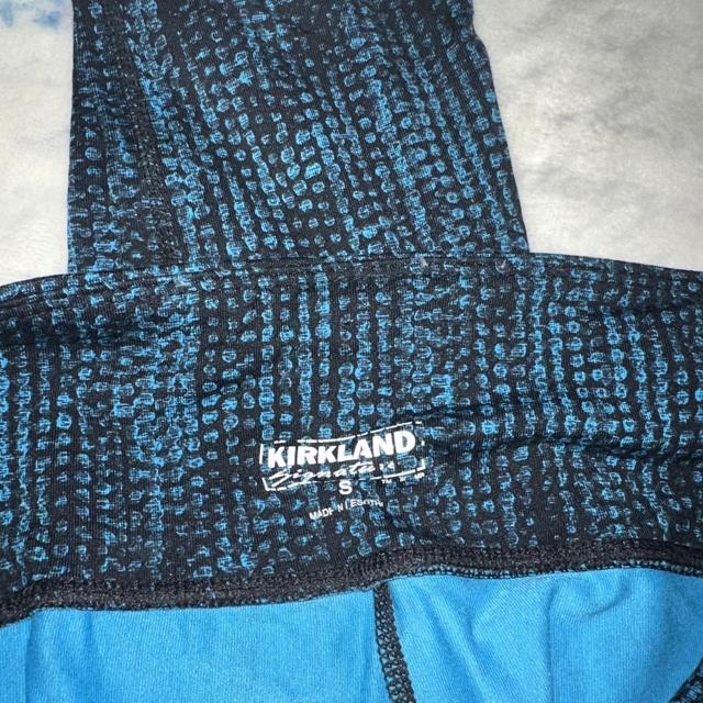 Blue/ black pattern kirkland workout pants size - Depop