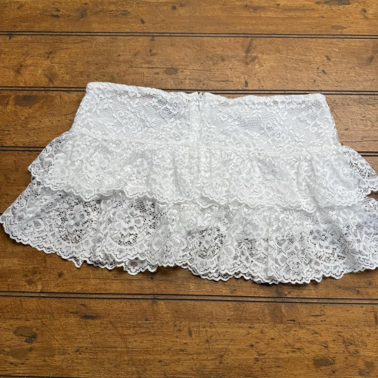 Edikted Women's Skirt - White - S – Edikted Tiere… - image 5