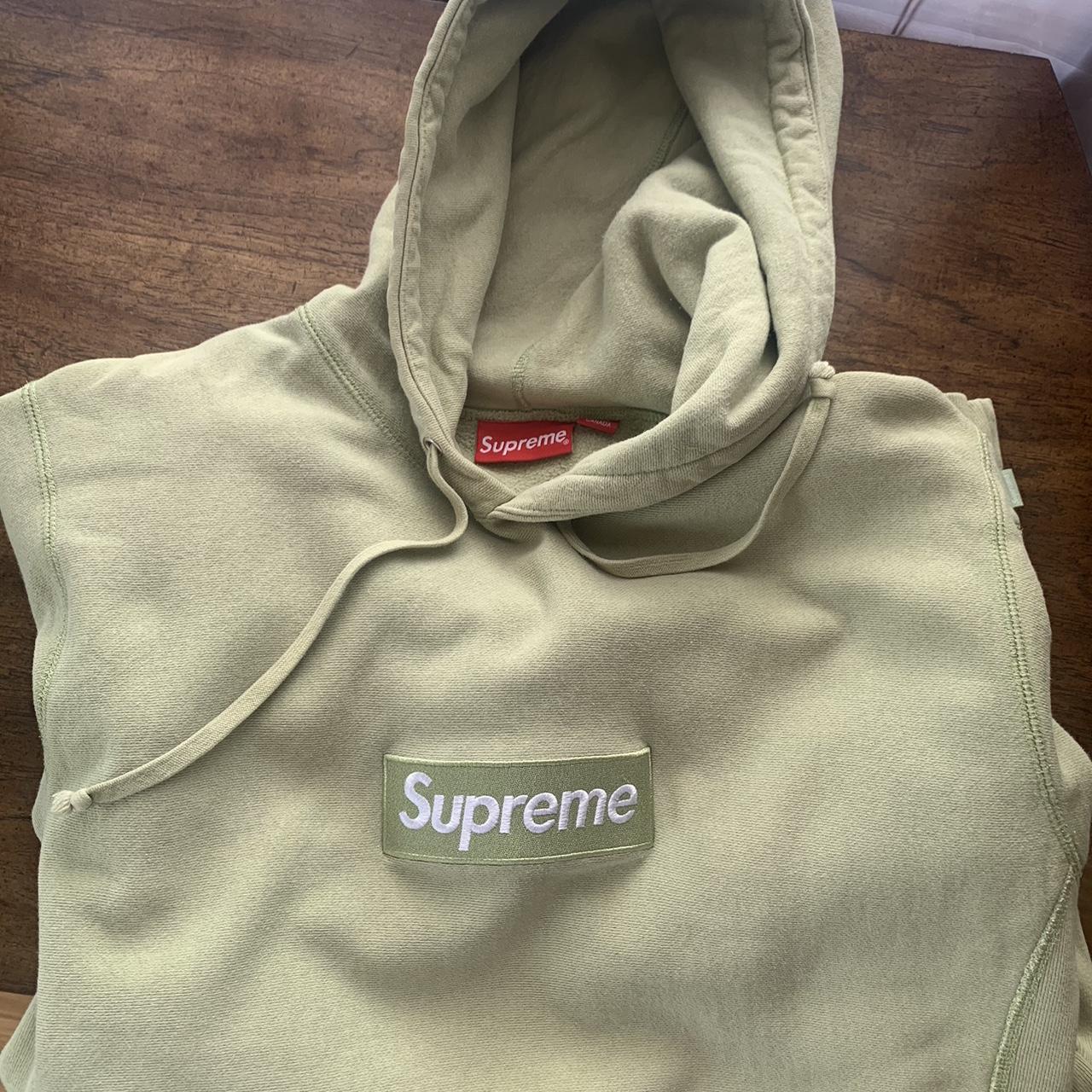 original Supreme hoodie w pockets , size XL but - Depop