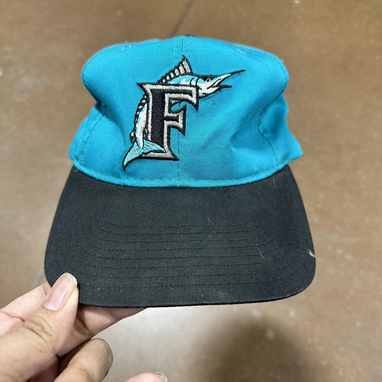  New Era Men's Florida Marlins, Black, Small/Medium