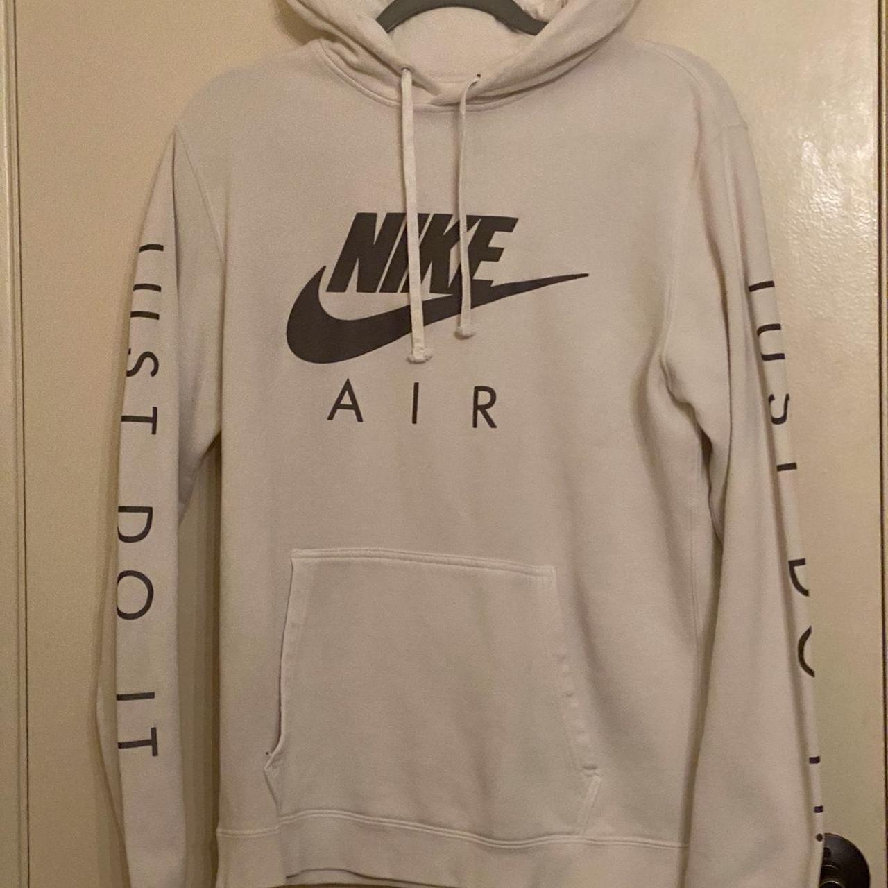 Nike hotsell Hoodie-Reflective-size medium