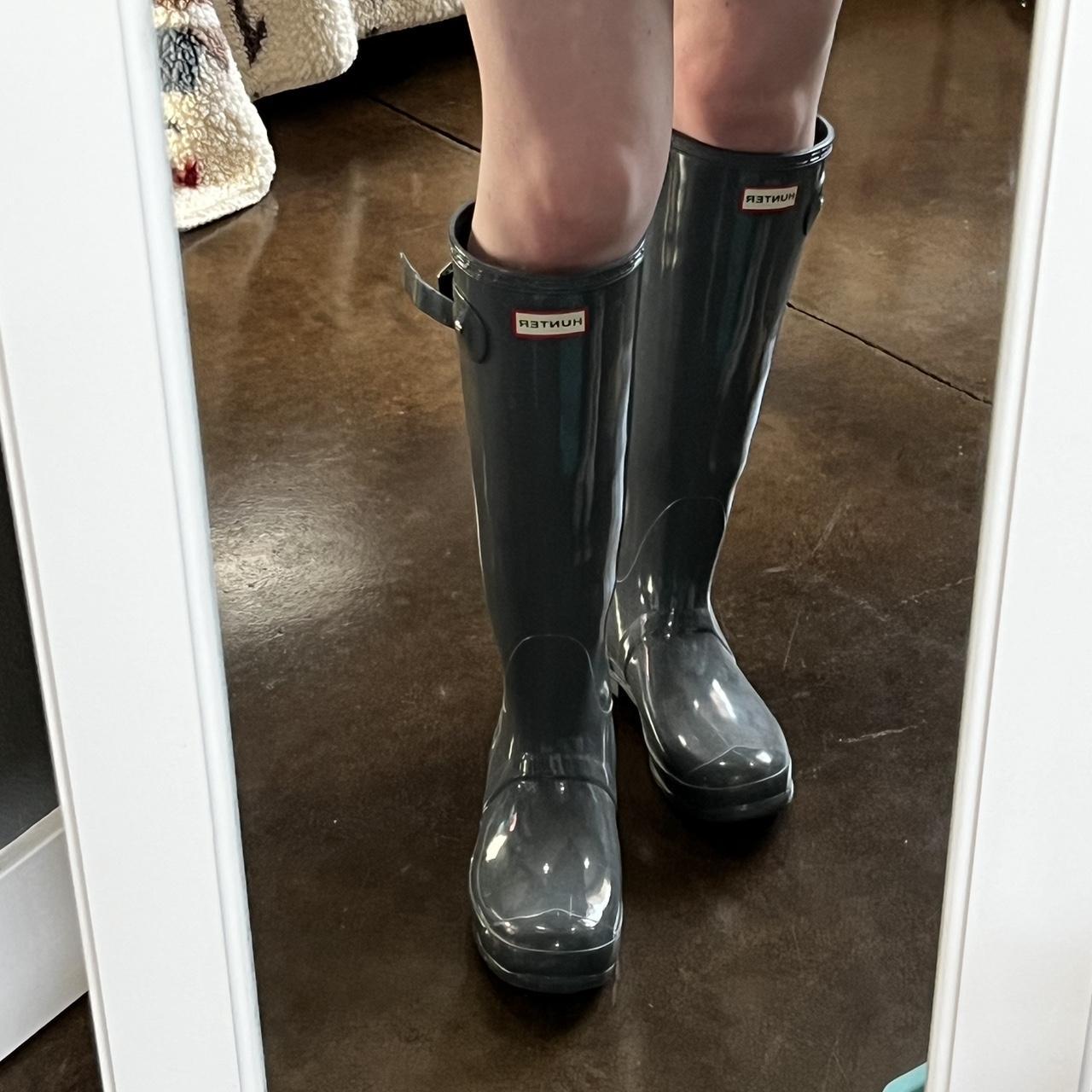 Dark grey best sale hunter boots