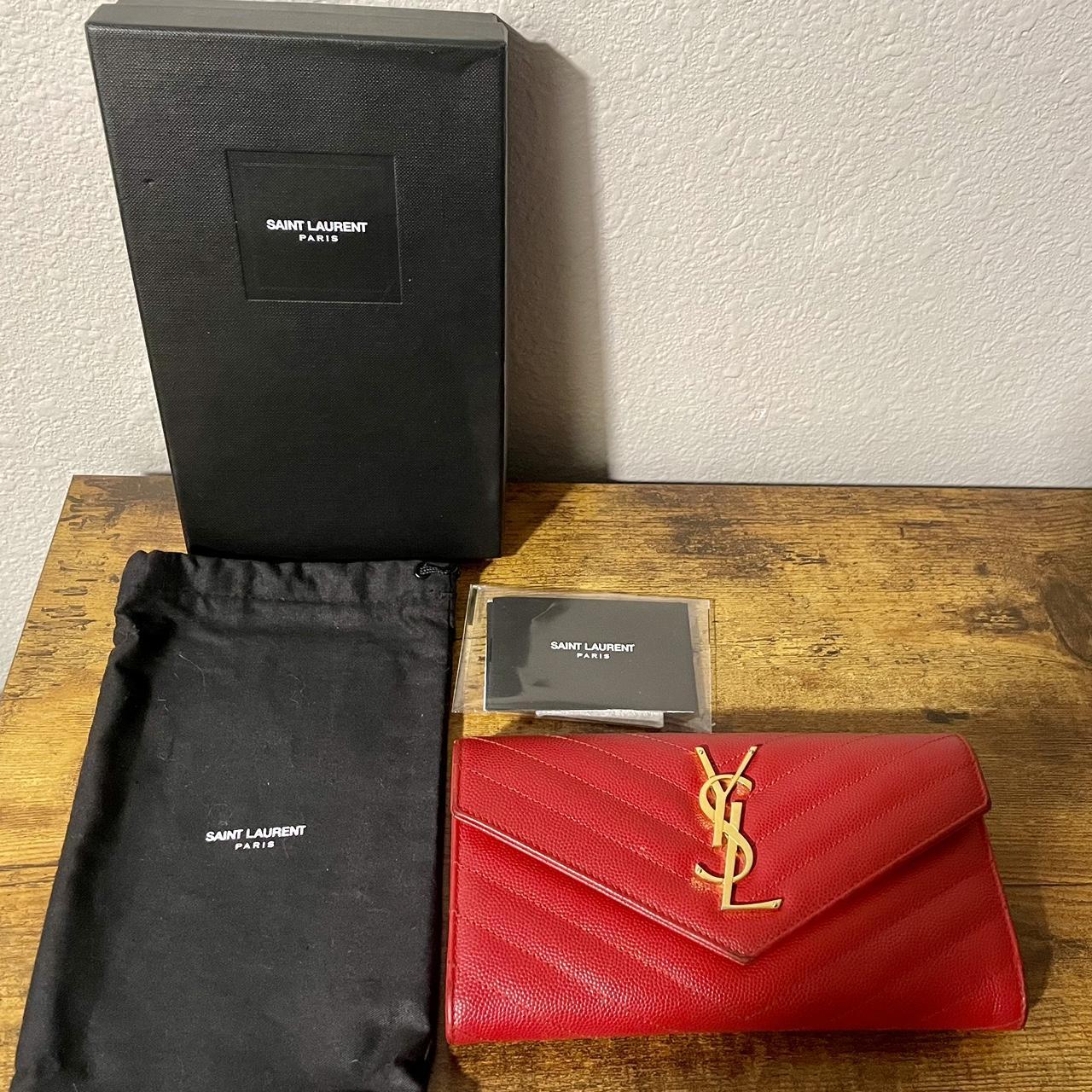 Yves Saint Laurent Women's Bag - Red/Black – Red Saint Laurent Paris leather clutch bag …