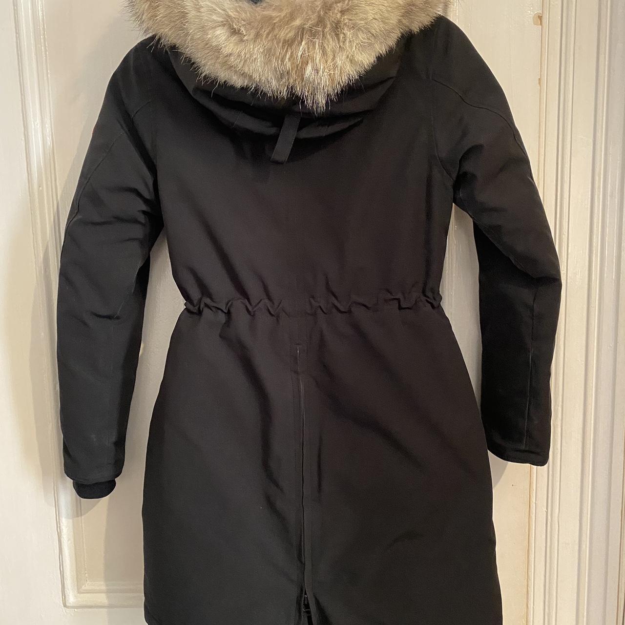 Canada Goose Women's Black Coat | Depop