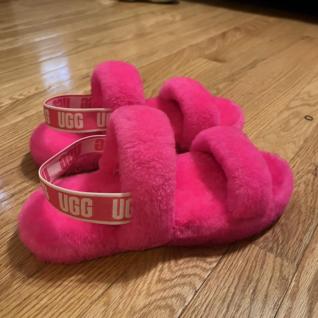 hot pink ugg slippers never worn doesn t come with