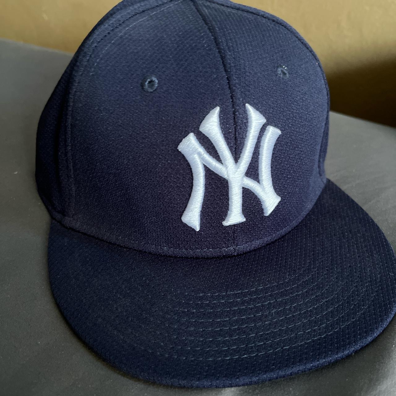 MLB Men's Navy and White Hat | Depop