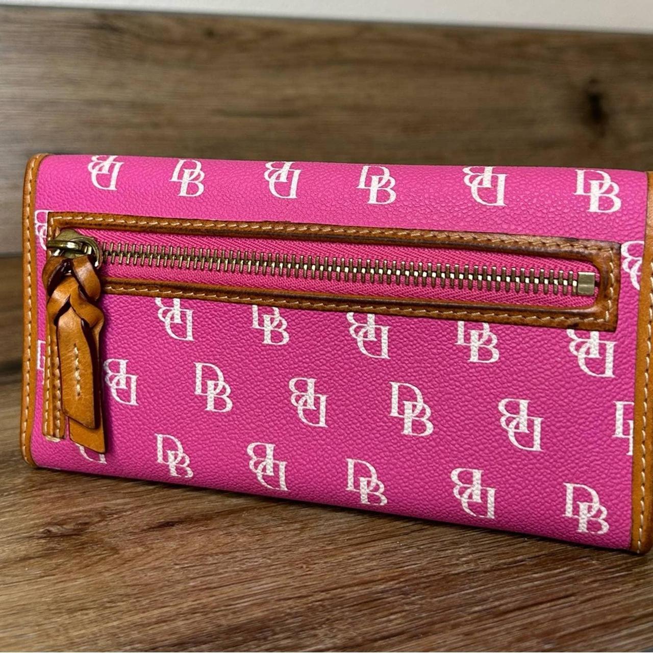 Dooney & Bourke Blakely Collection Signature Logo Continental Clutch Wallet