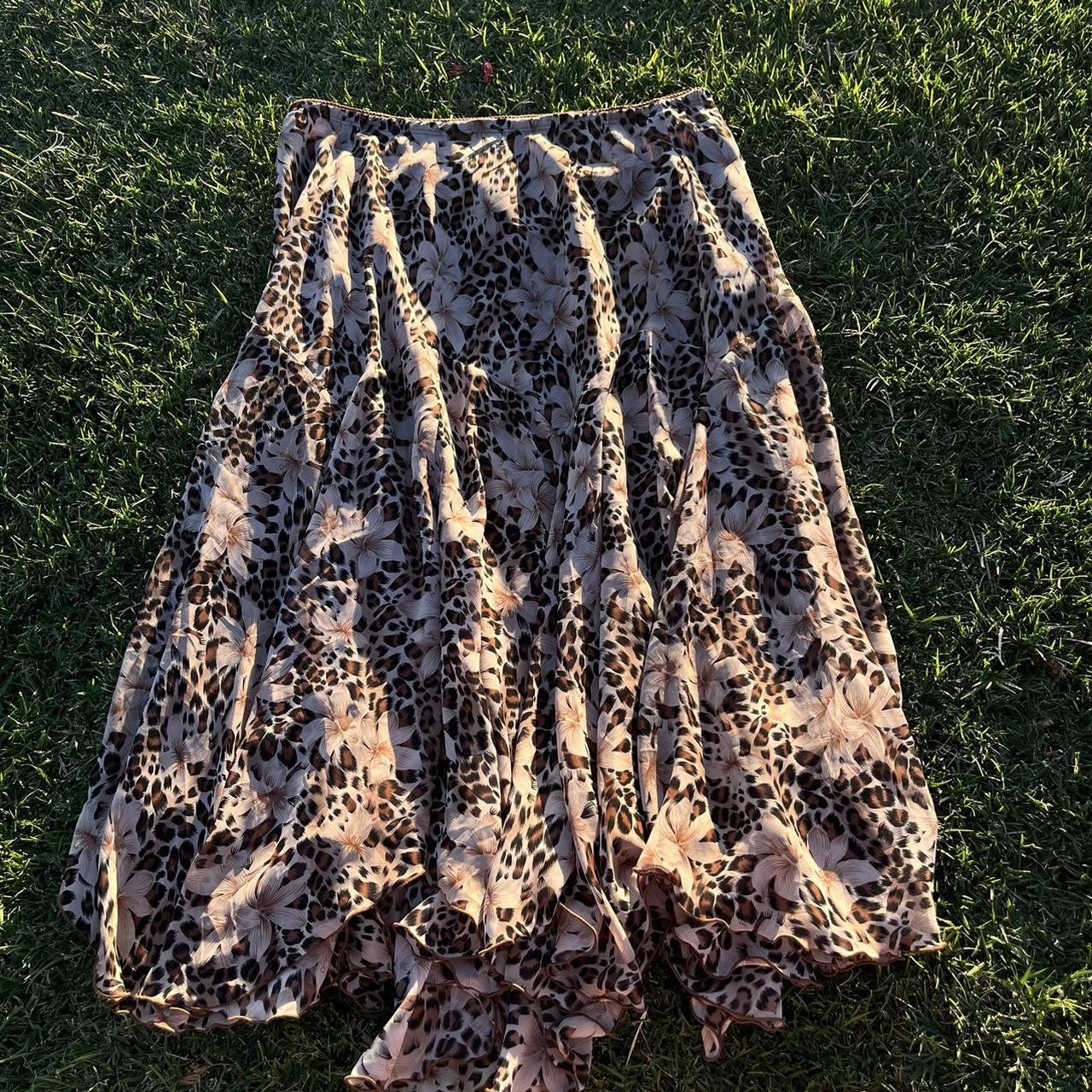 Cheetah Maxi Skirt🤎 Size-1x Waist- 16 1/2 in if you... - Depop