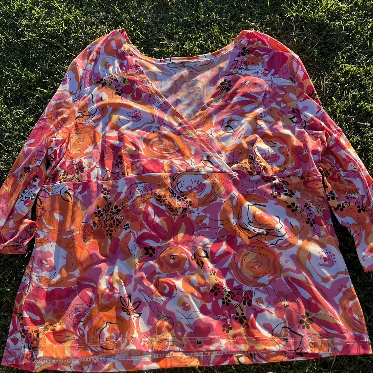 Orange & Pink Floral Blouse🧡💖 gently used blouse.... Depop