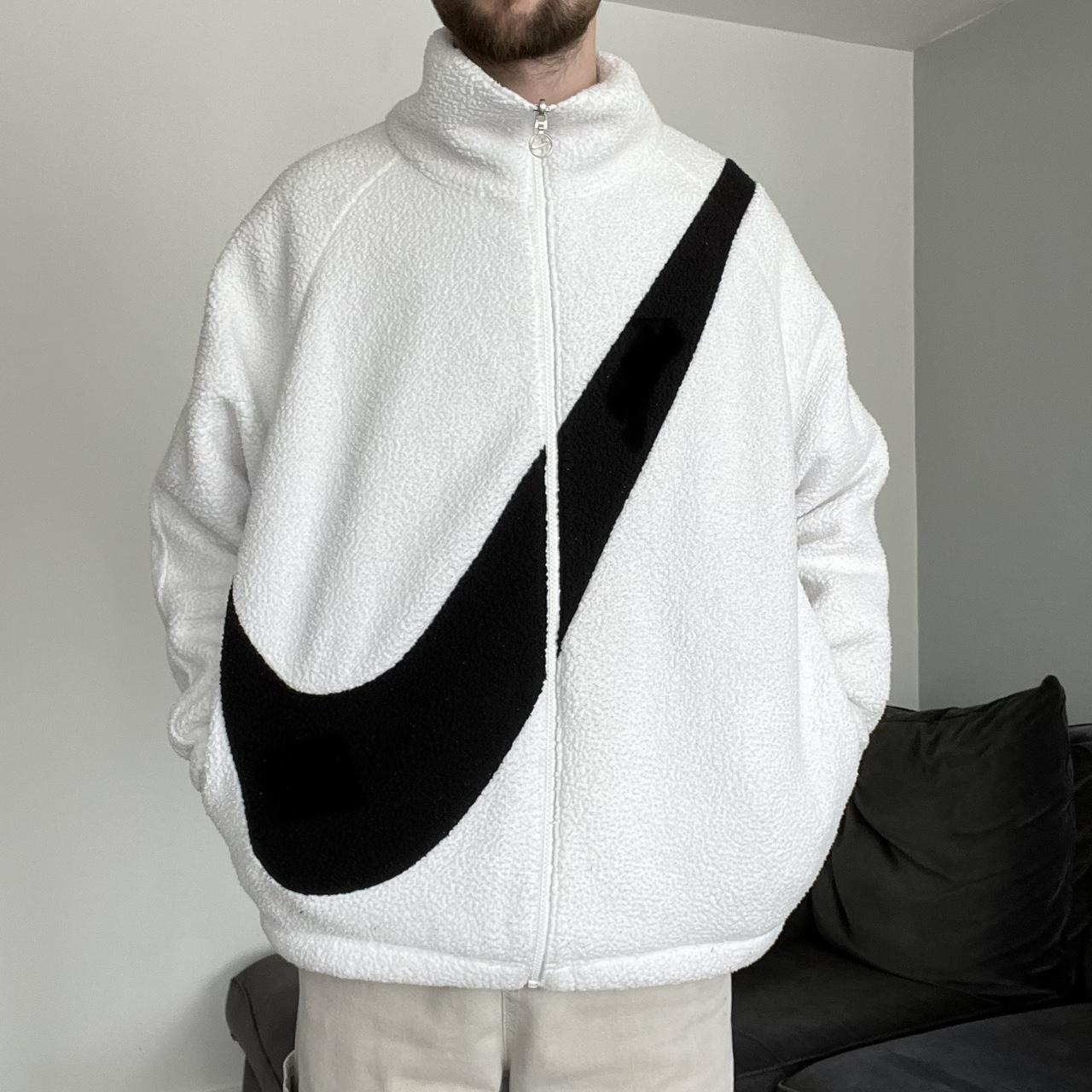 Nike Men's White and Black Jacket | Depop
