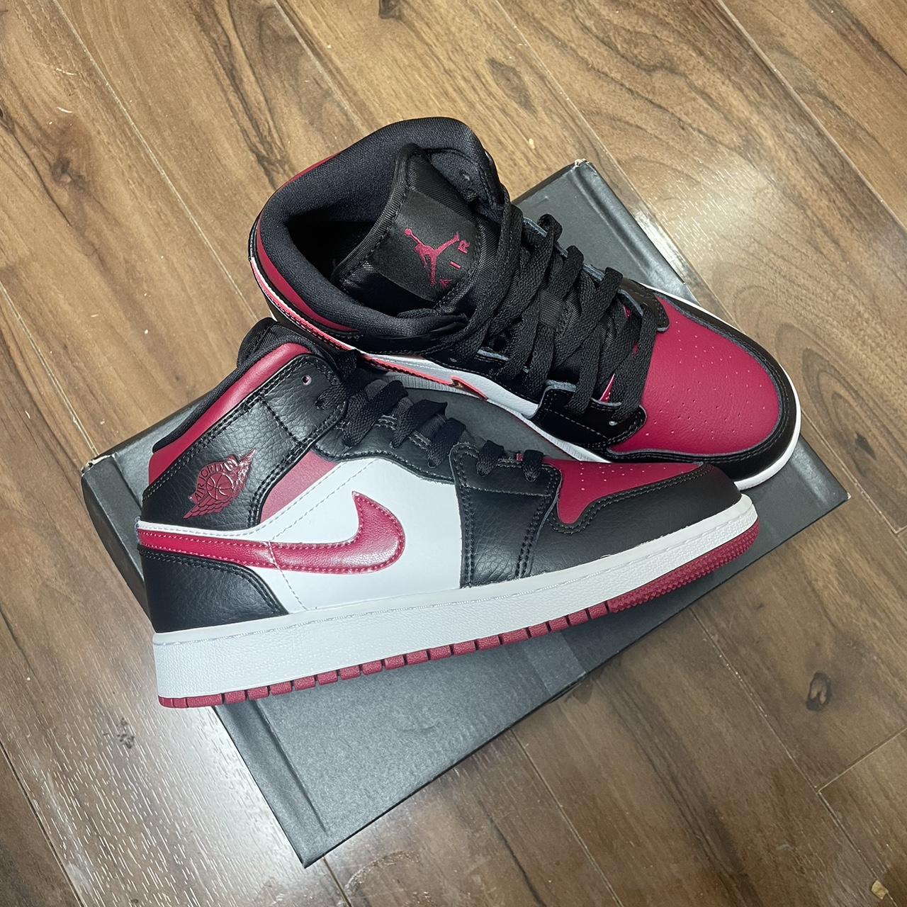 jordan 1 mid bred red