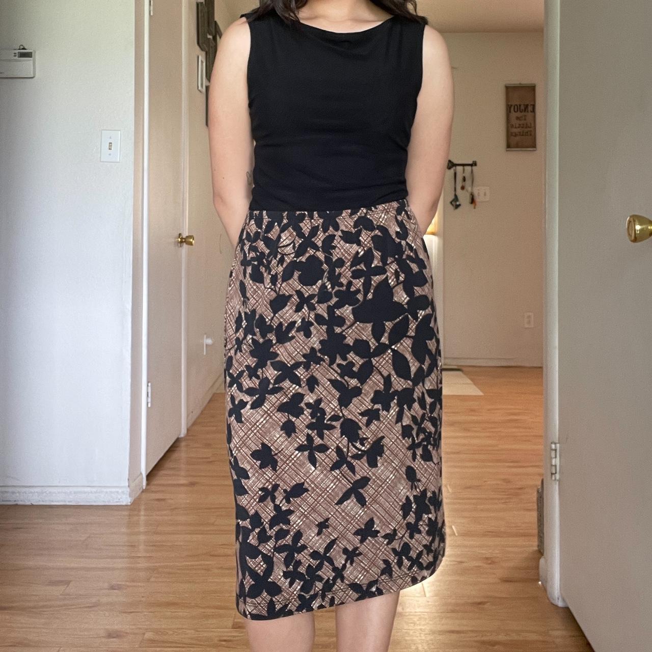 Printed Bcbg max Azria midi skirt with side slits!... - Depop