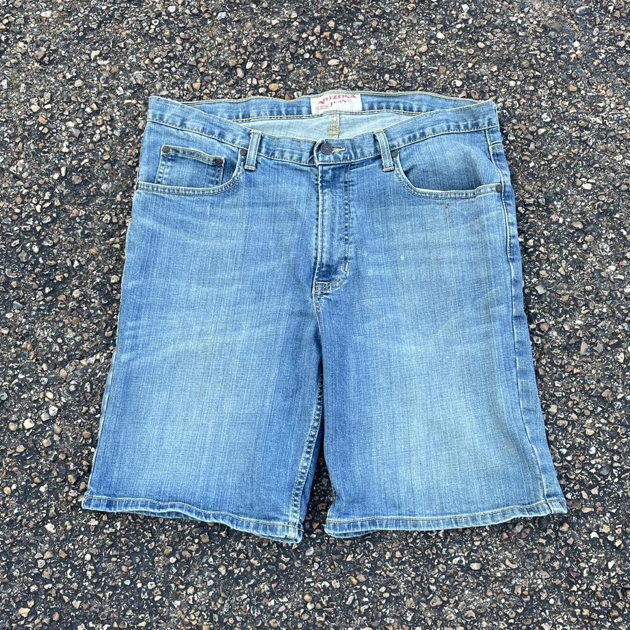 item listed by threadedddd