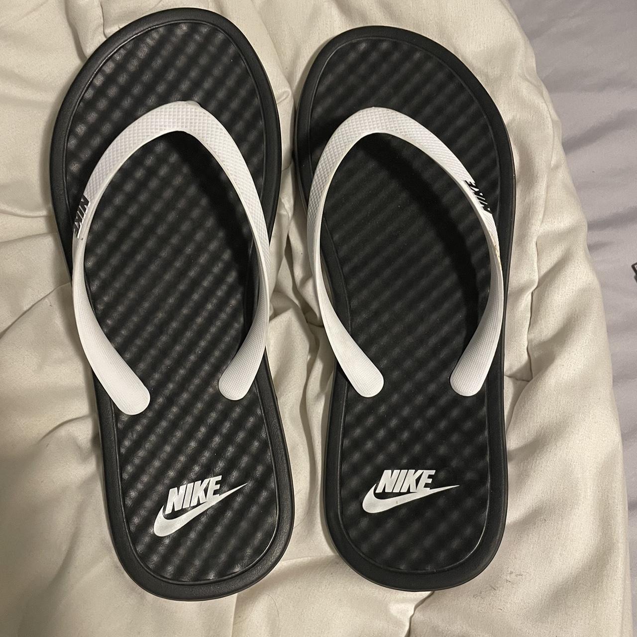 Womens nike flip sale flops size 9