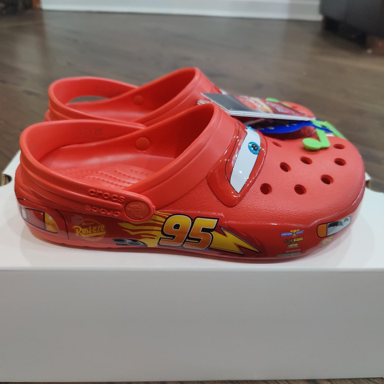 Lightning mcqueen crocs deals size 7 womens