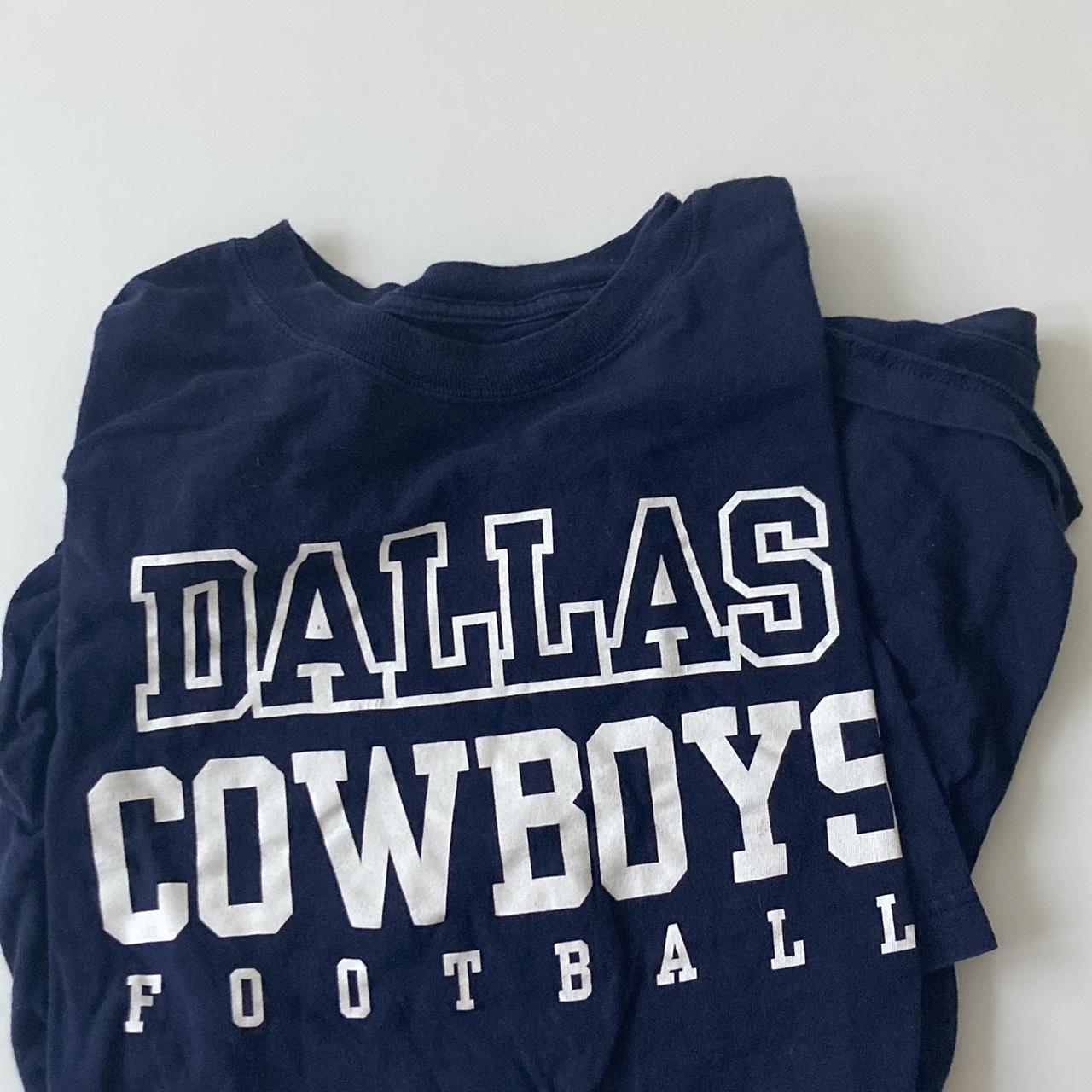 Navy Dallas Cowboys shirt! The front has a cute - Depop