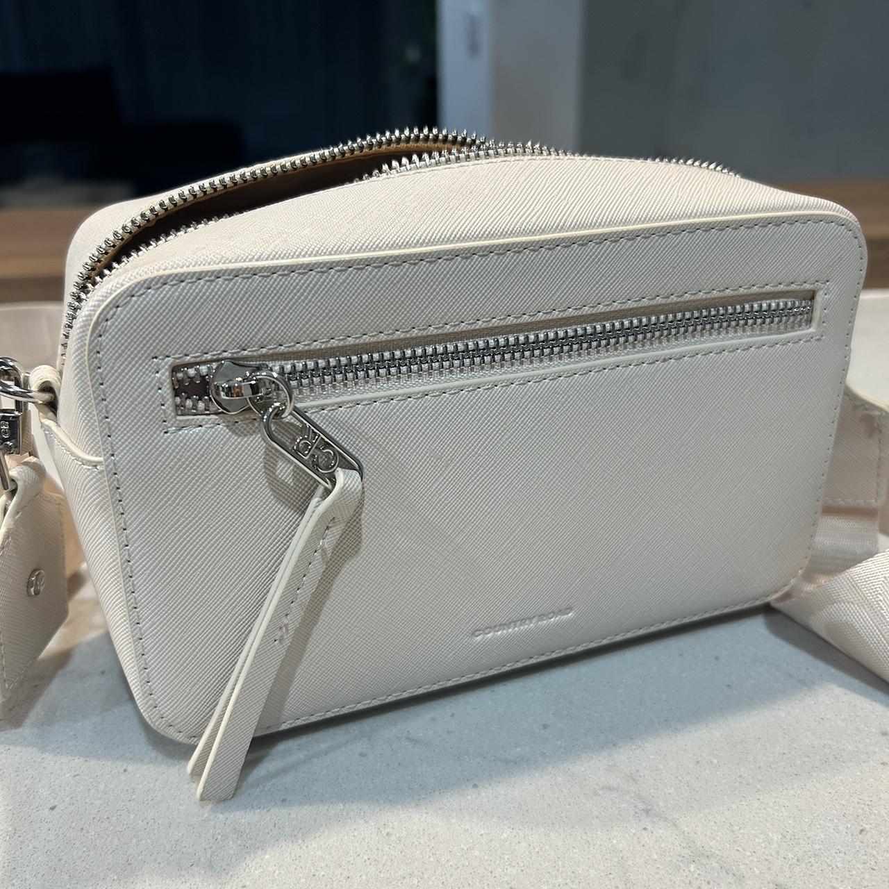 COUNTRY ROAD Branded Camera Bag Oyster w/... Depop