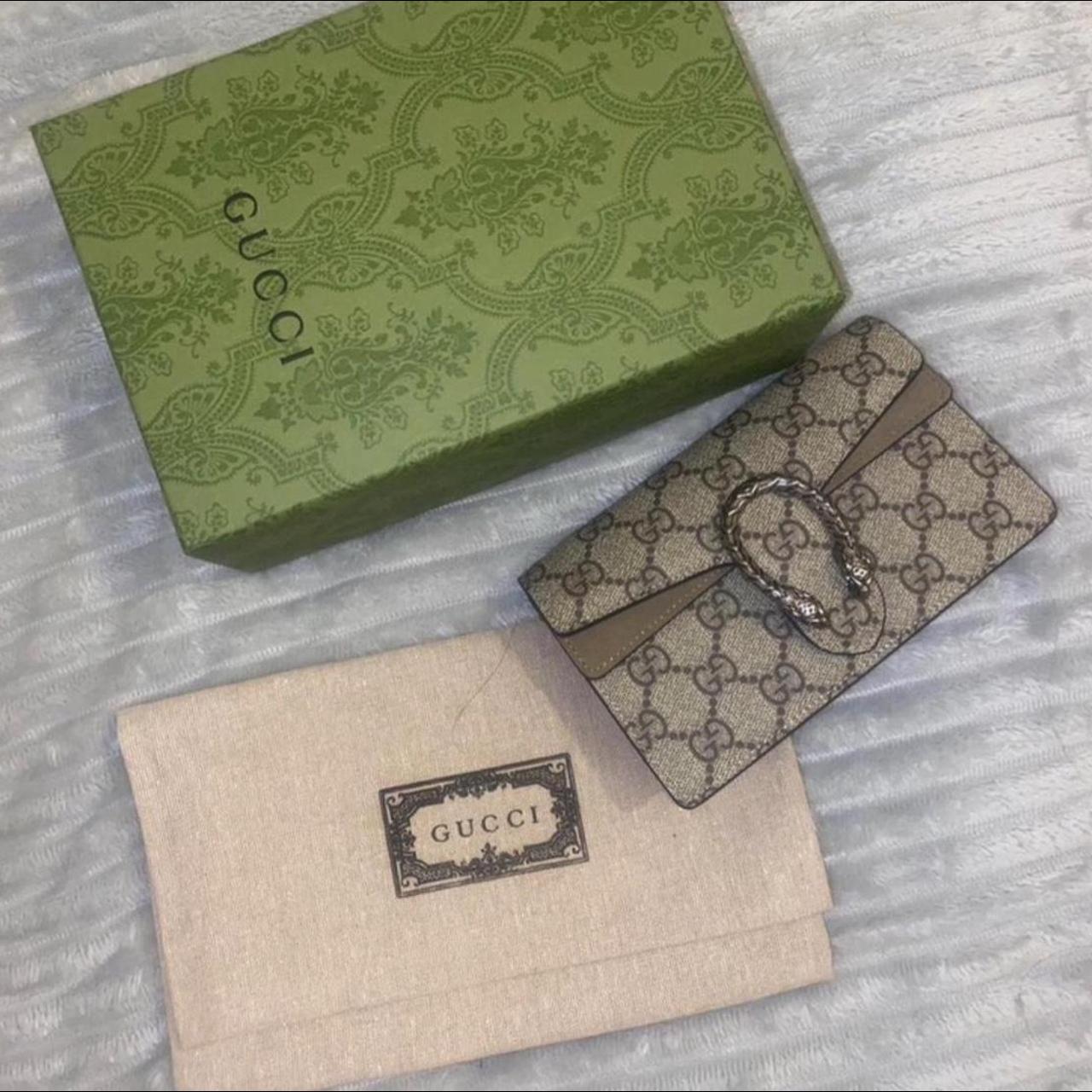 Gucci Bee Web Camera bag Great condition Bought on - Depop