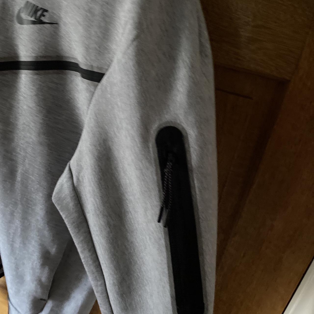 Grey Nike Tech Fleece Size M - Depop