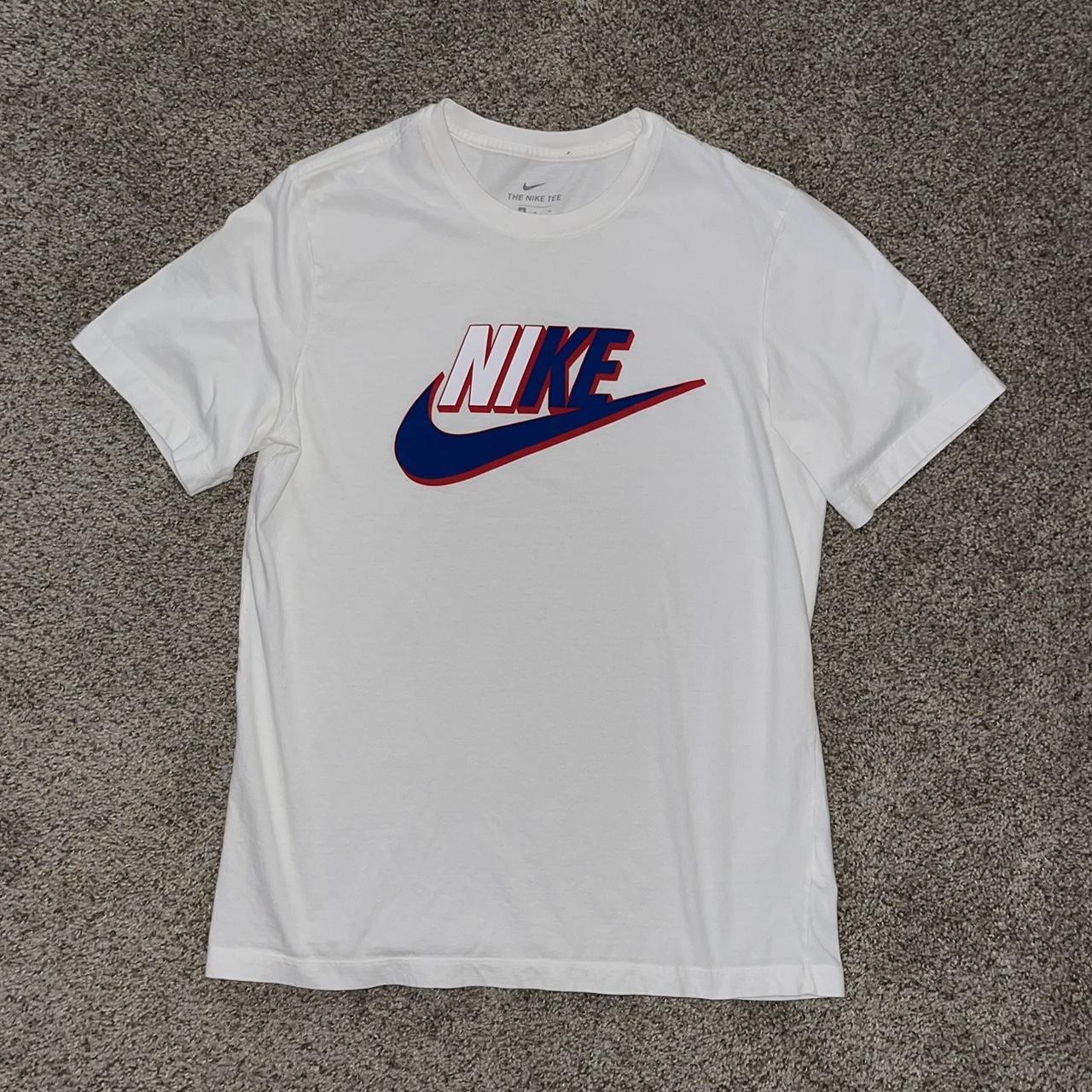 Nike Men's White and Red T-shirt | Depop