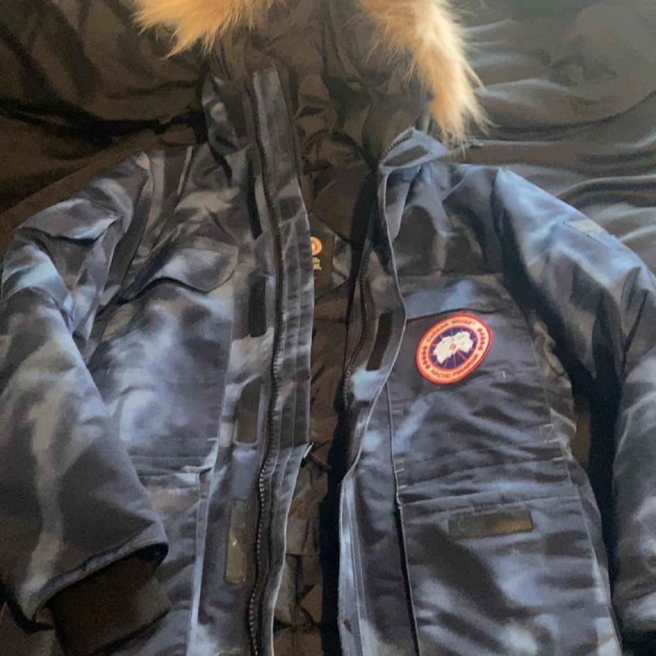 Canada goose size small hotsell