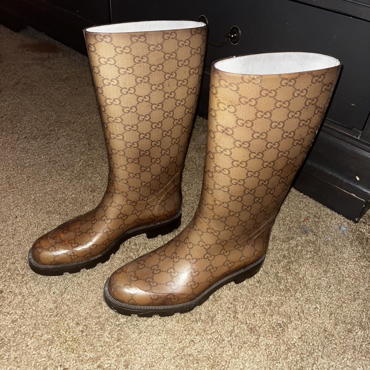 Size 36 Gucci rain boots - Depop