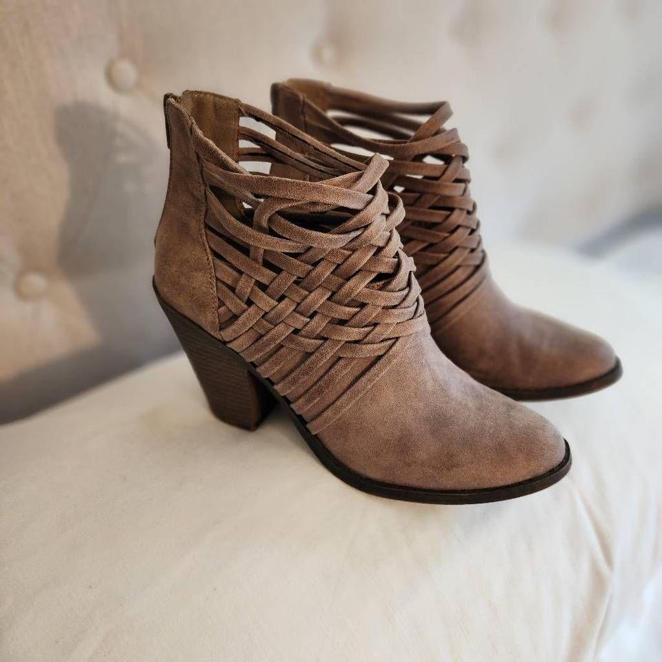 Fergalicious impact hot sale booties