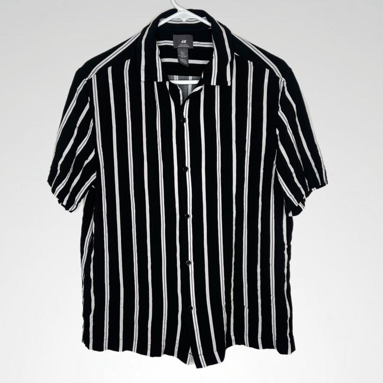 Medium H&M shortsleeve button down shirt in black... Depop