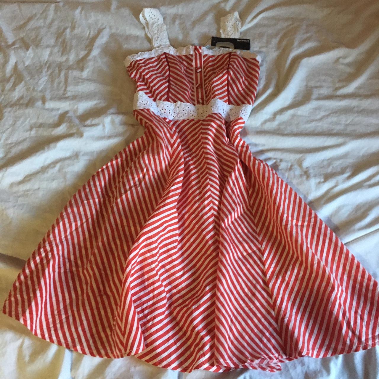 50s-style-pinup-dress-size-says-l-but-this-is-depop