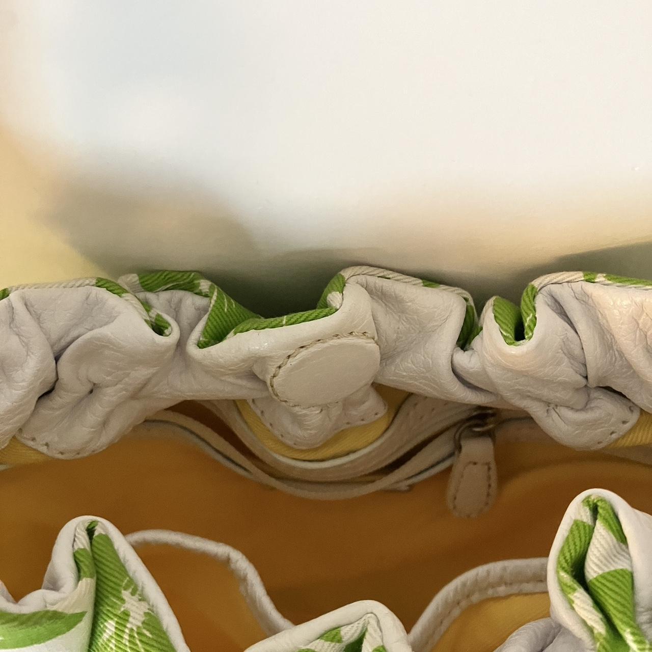 Gianni Bini Y2K small bag Thrifted Small stain on... Depop