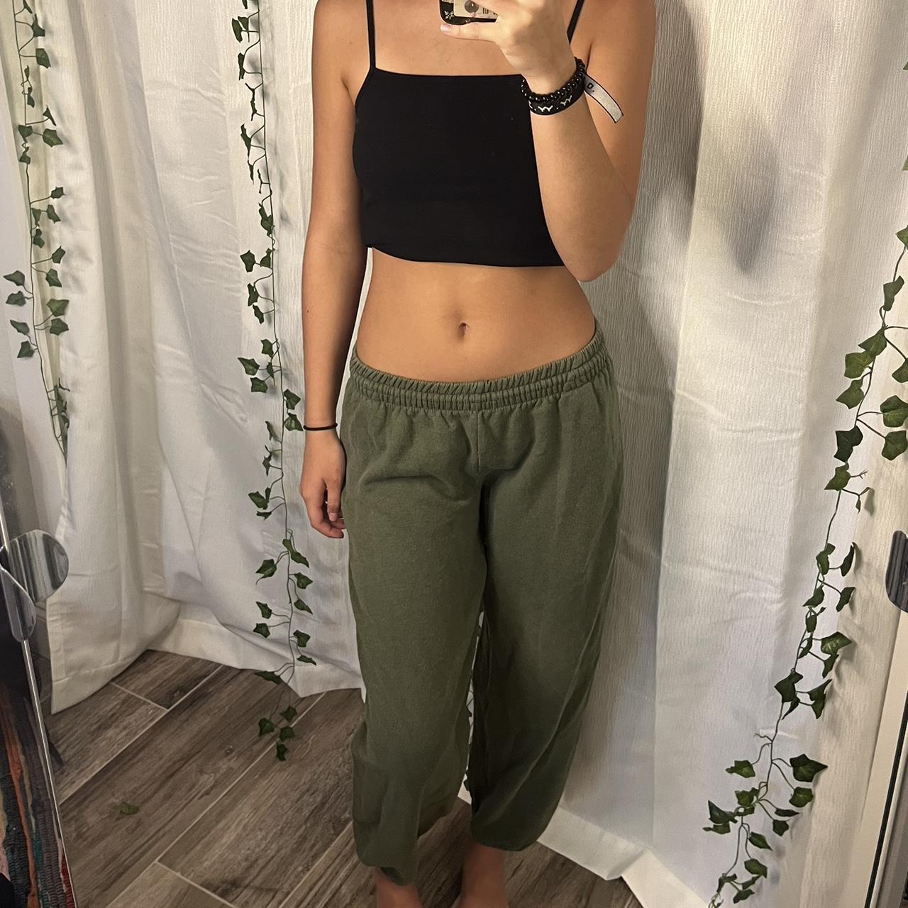 Size medium, green sweatpants, has a drawstring and - Depop