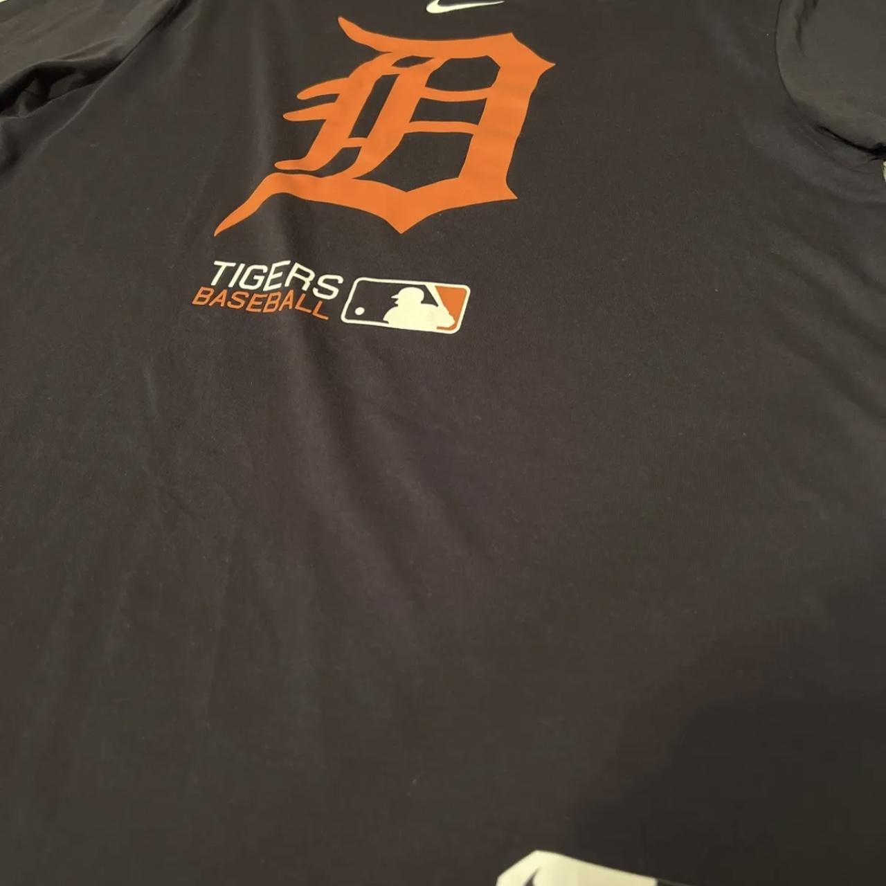 Mens Nike Large Black Dri-Fit Detroit Tigers - Depop