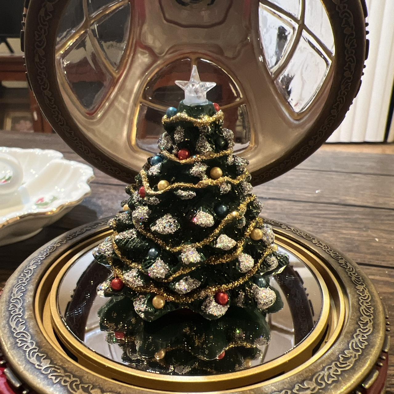 mr christmas heirloom music box