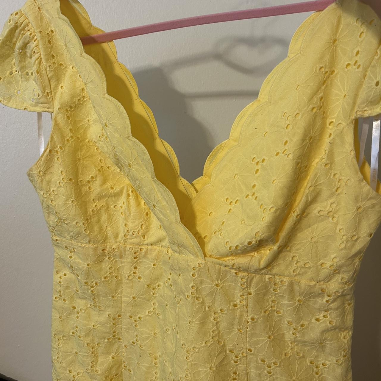 Laundry by Shelli Segal Women's Yellow Dress Depop