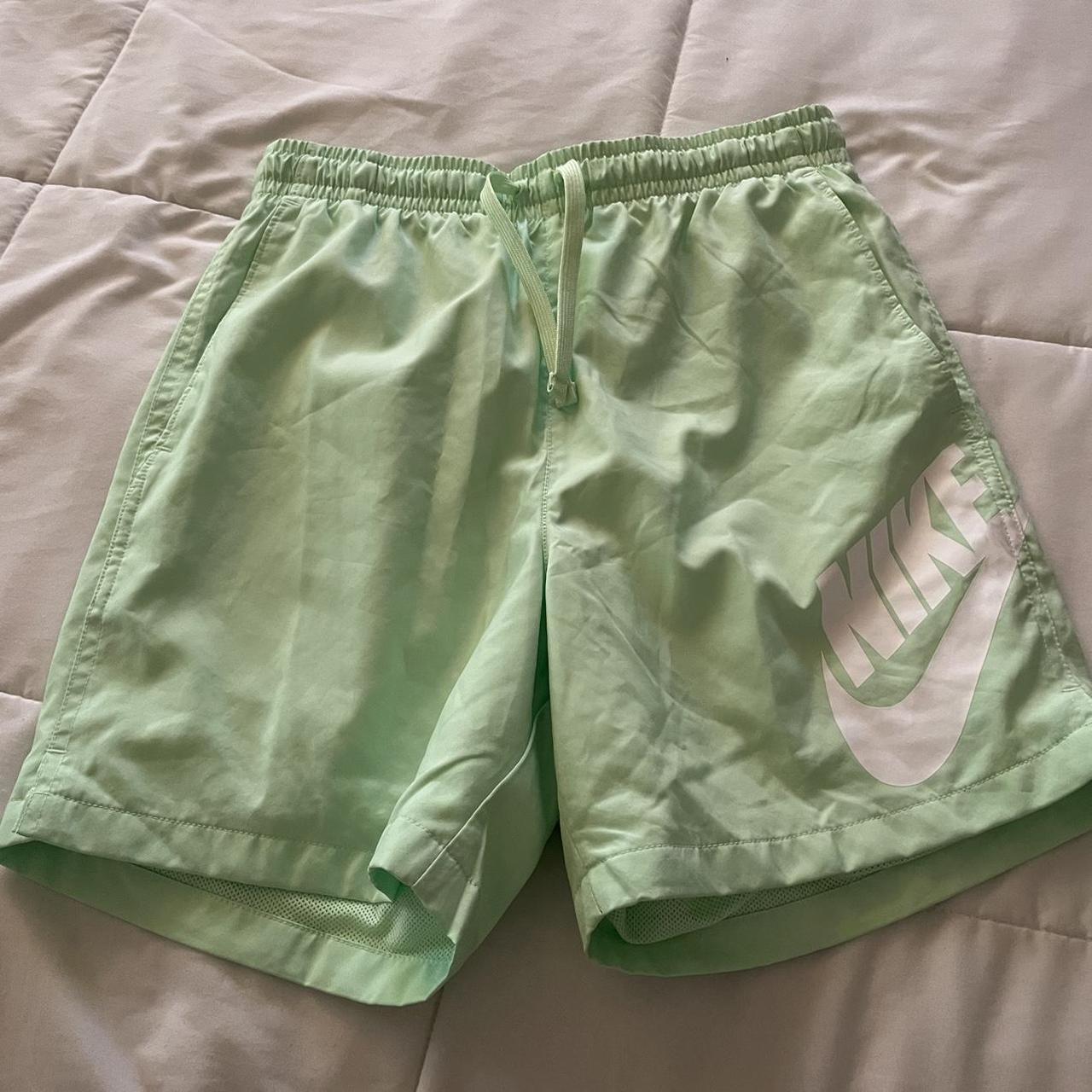 Mint green hotsell nike clothing