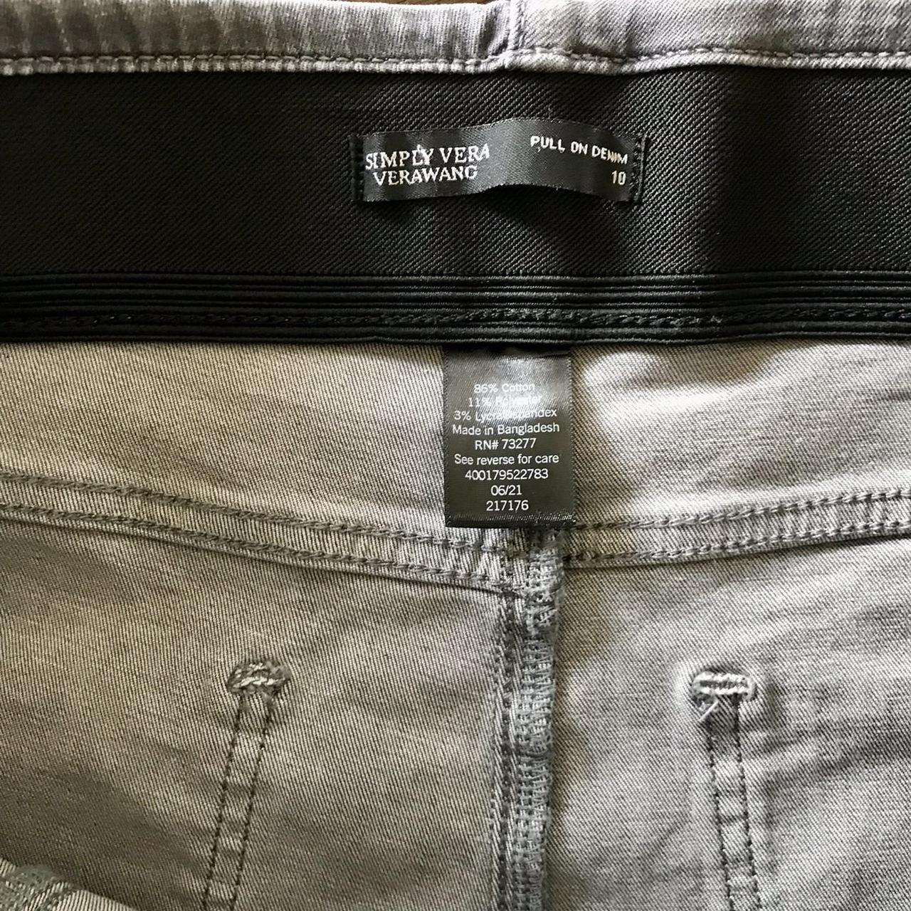 Simply Vera Vera Wang Gray Pull On Women's Pants - Depop