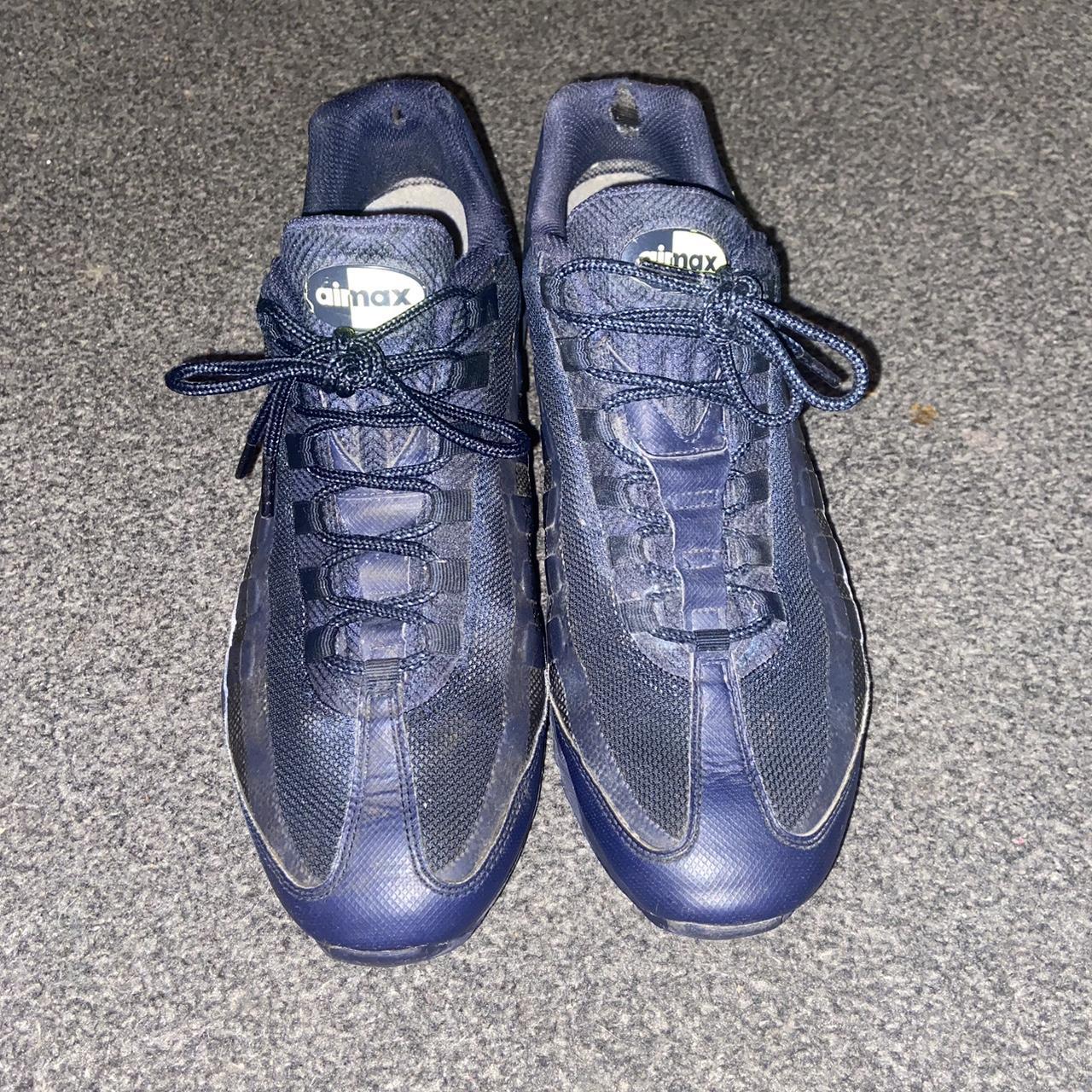 Nike Men's Navy Trainers | Depop