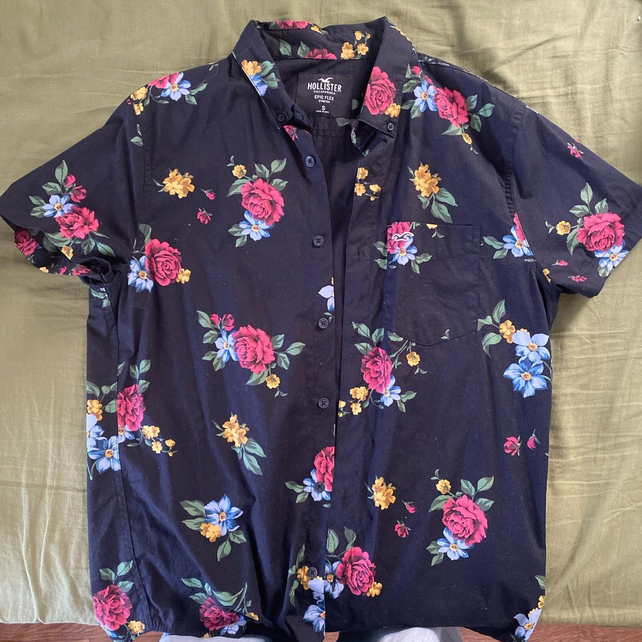 *NEVER WORN* Hollister Hawaiian Tee MENS: S - Depop