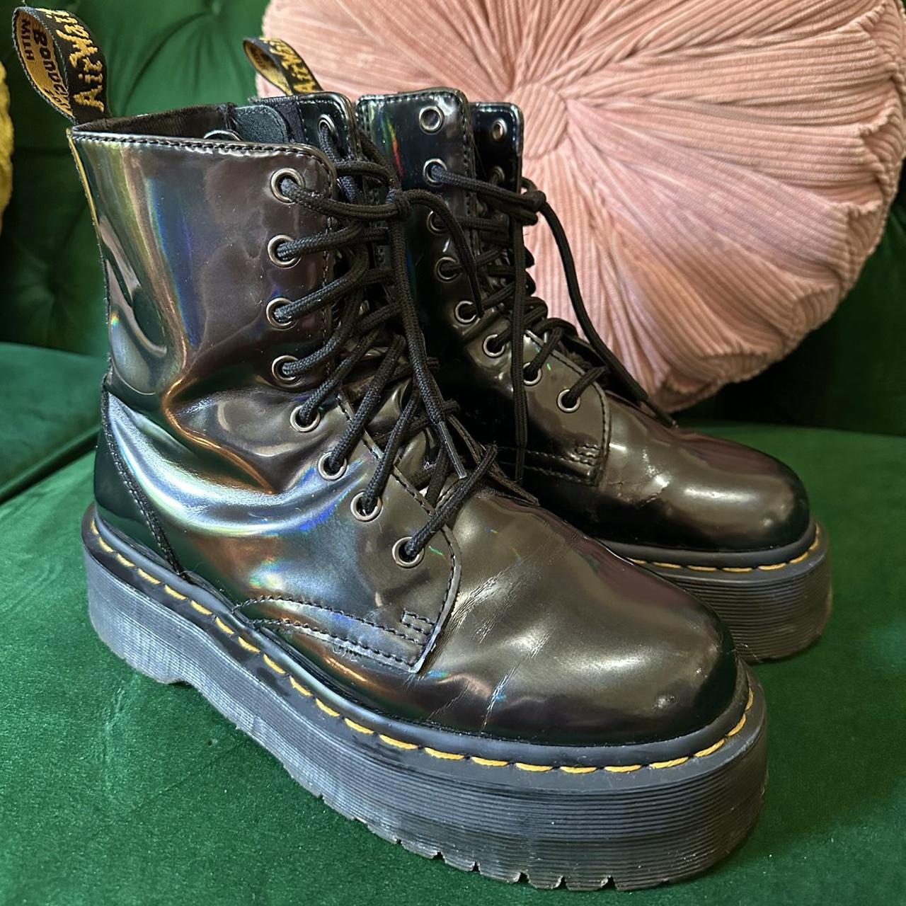 holographic dr martens