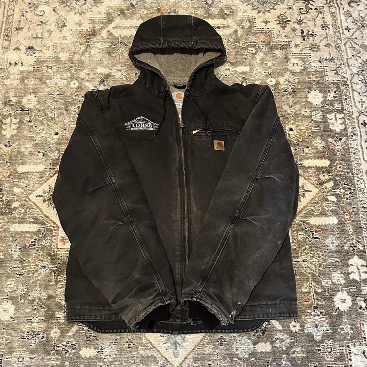 Shops Vintage Y2K Thrashed Carhartt Jacket!