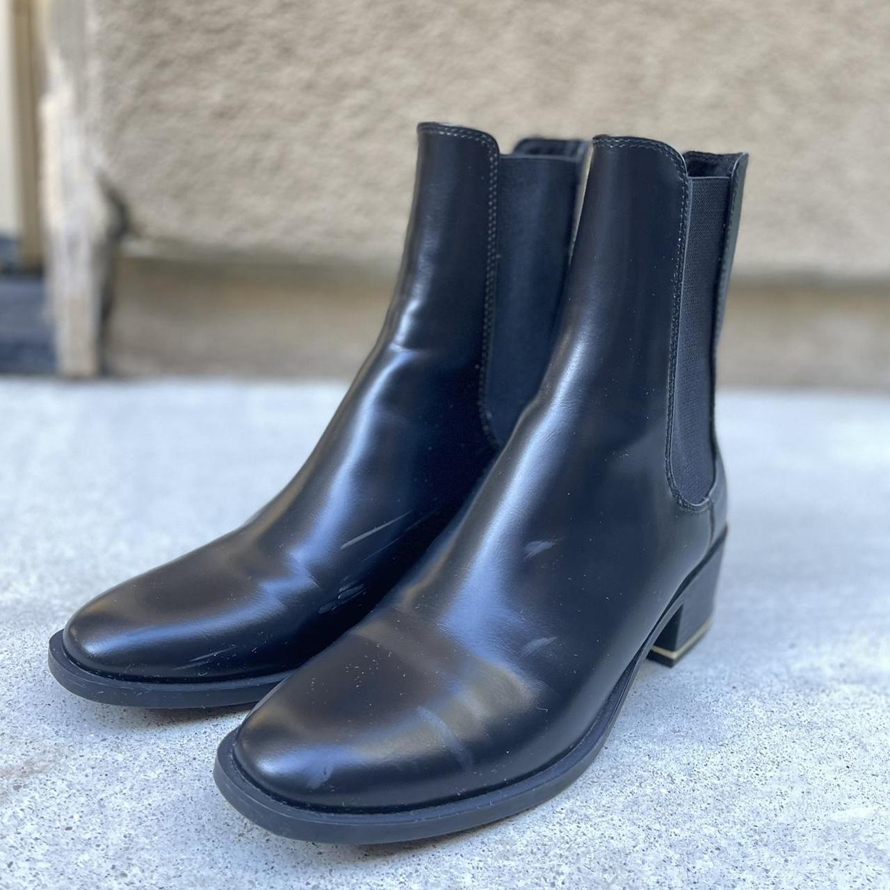 Zara Women's Black and Gold Boots | Depop