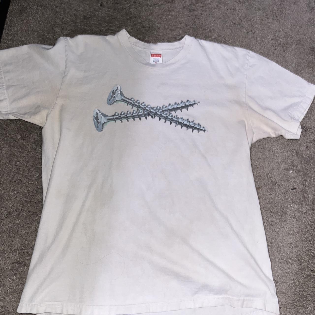 supreme screw tee size men s xl but fits like a