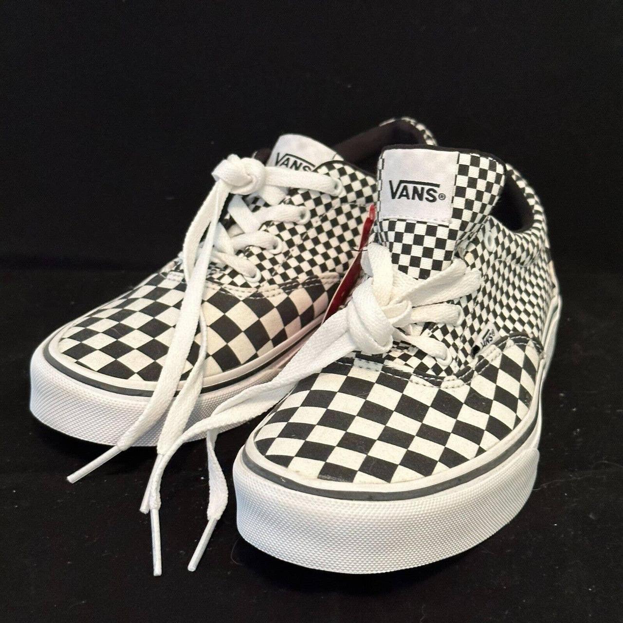 Black and white outlet checkered vans size 5