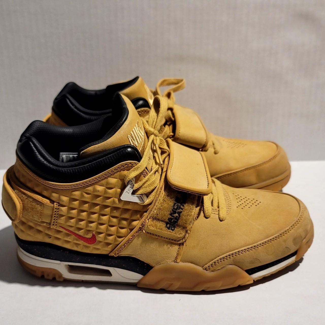 Size 10 Nike Air Trainer V Cruz Wheat 2015. The