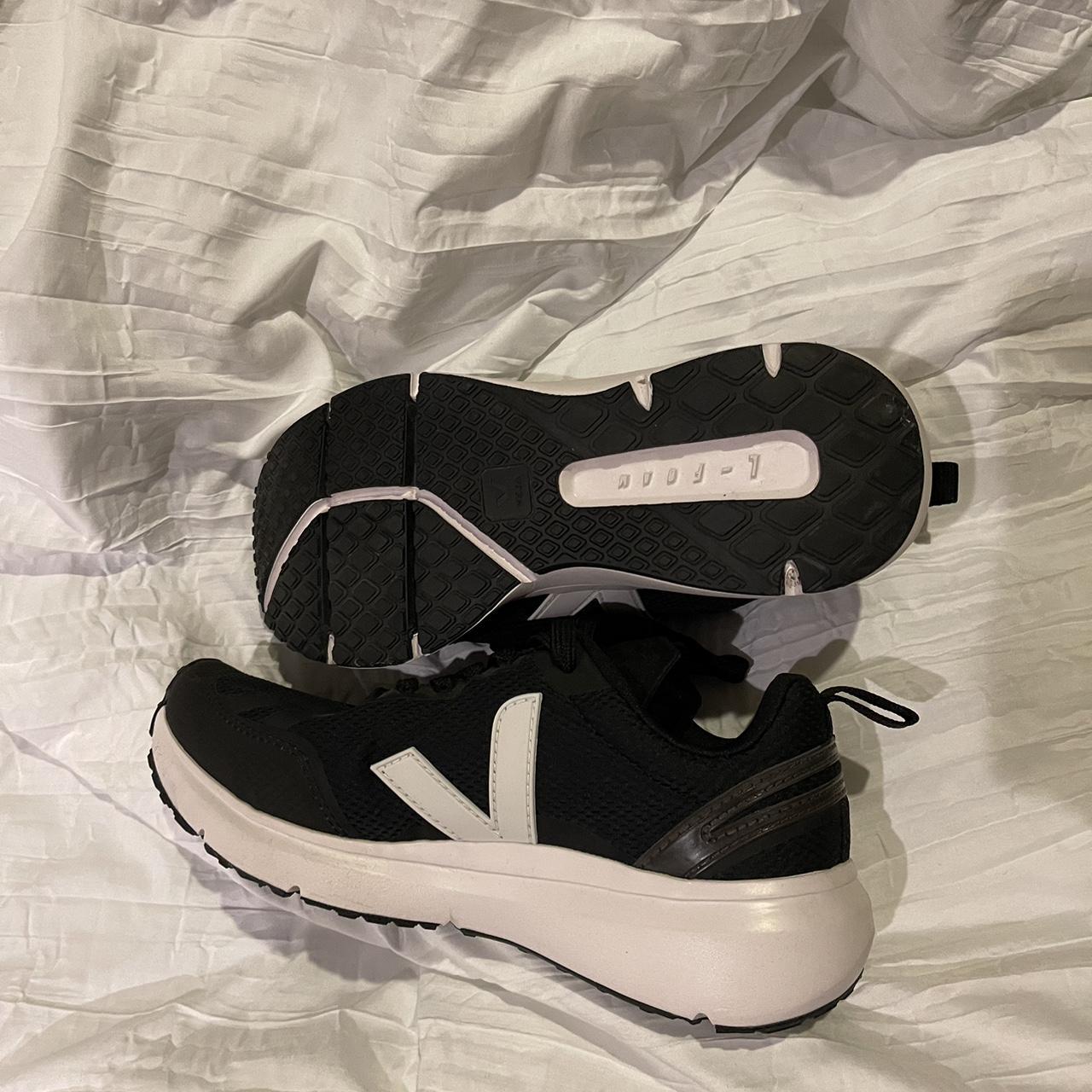 Veja Women's Trainers Depop