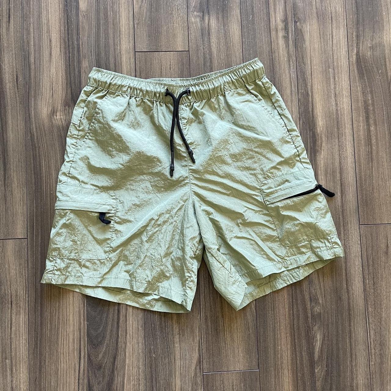 ASOS Men's Green Shorts Depop