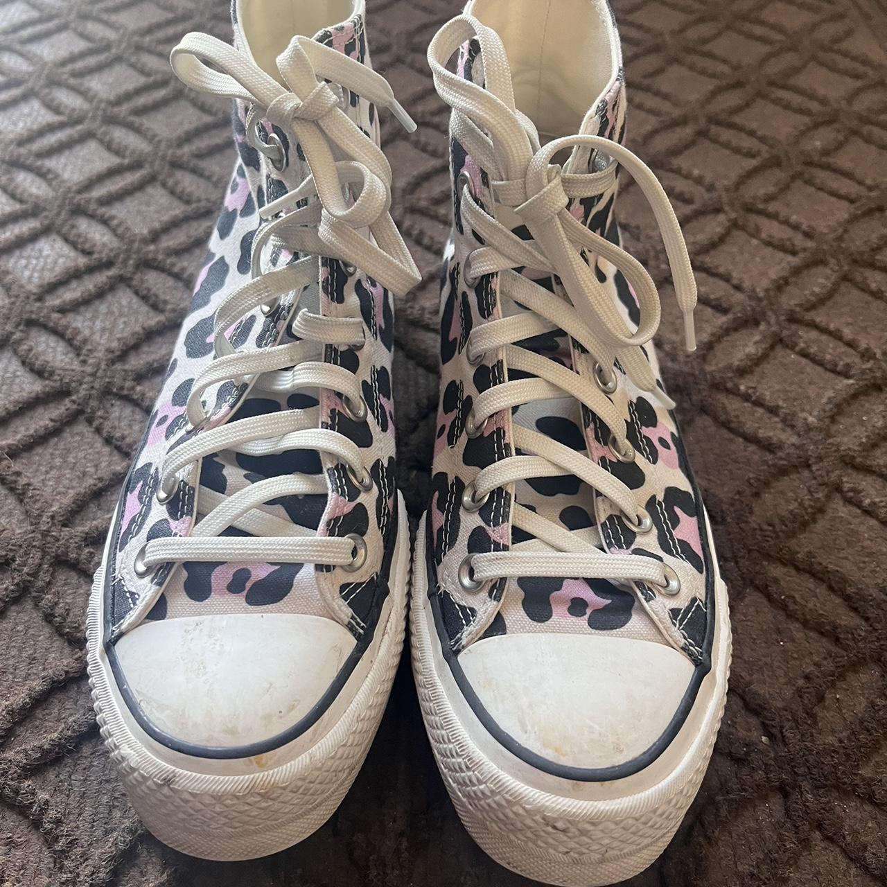 Pink leopard deals print converse